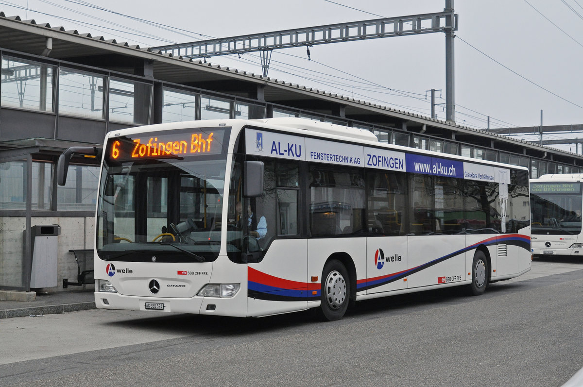 Mercedes Citaro AG 355 524, auf der Linie 6, steht beim Bahnhof Rothrist. Die Aufnahme stammt vom 08.12.2016