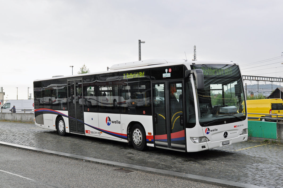 Mercedes Citaro AG 370 316, auf der Linie 33, wartet beim Bahnhof Zofingen. Die Aufnahme stammt vom 10.08.2016.
