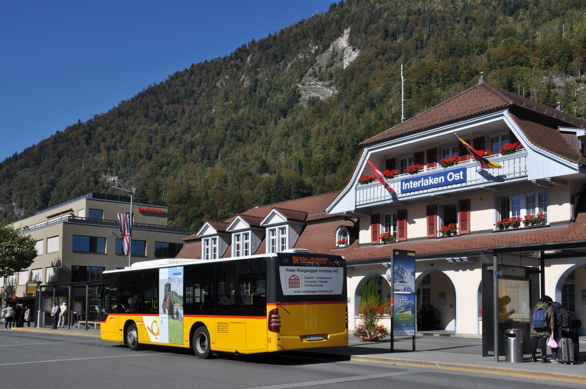 Mercedes Citaro auf der Linie 104 wartet am Bahnhof Interlaken Ost. Die Aufnahme stammt vom 09.10.2014.