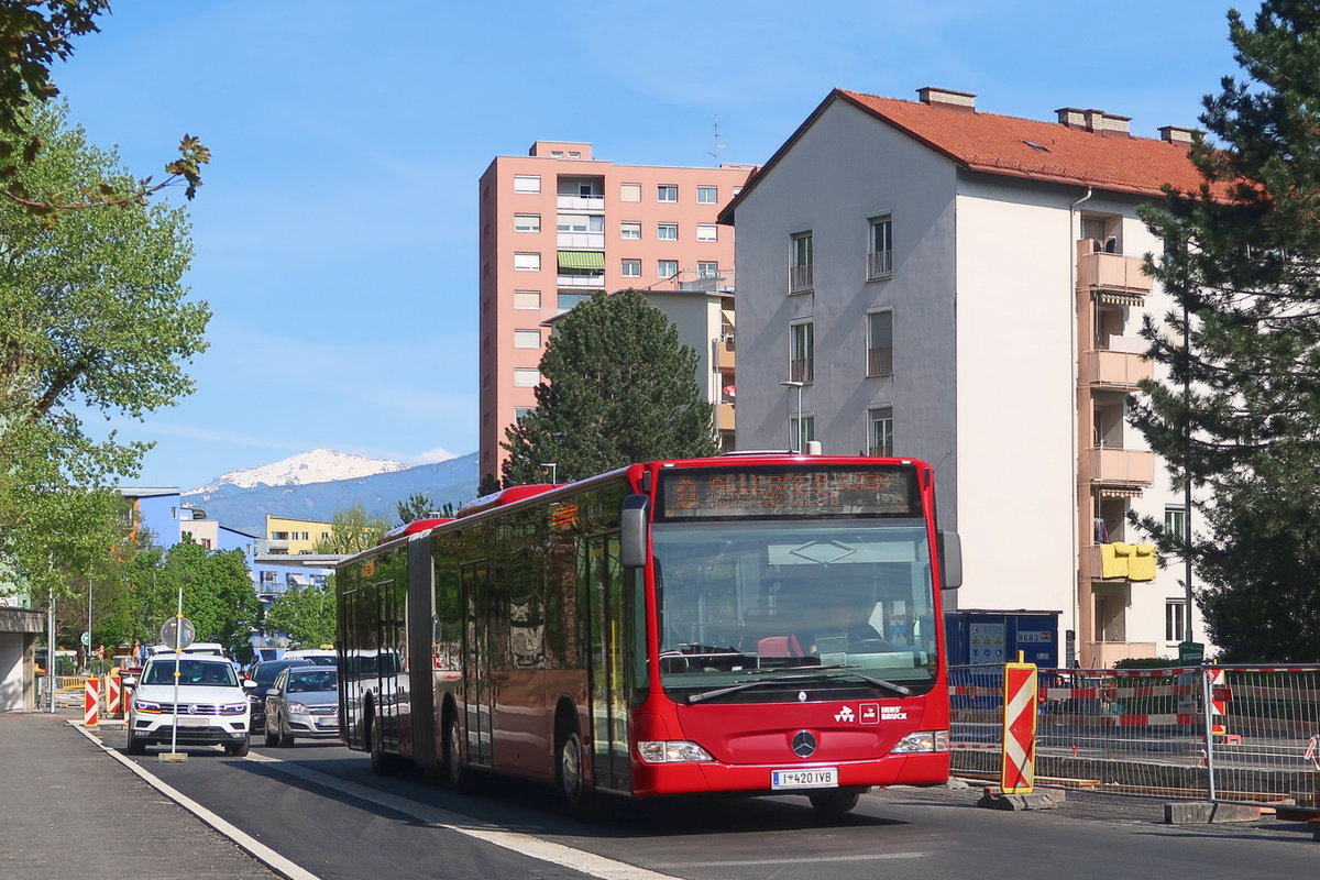 Mercedes Citaro Facelift Bus Nr. 420 der Innsbrucker Verkehrsbetriebe als Linie O in der Reichenauer Straße. Aufgenommen 21.4.2018.