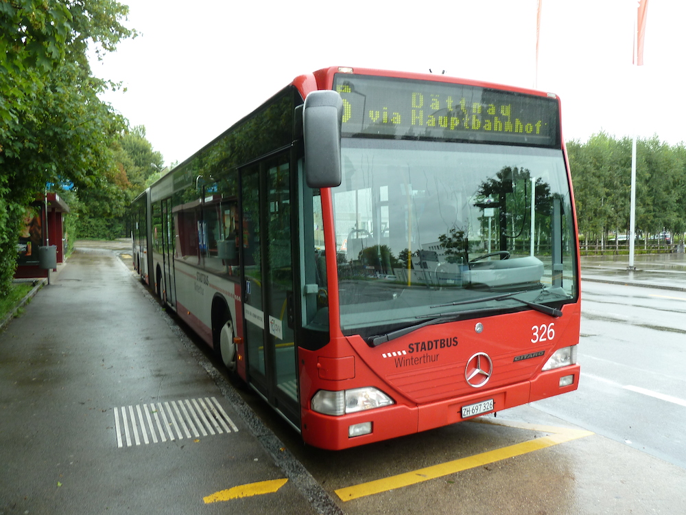 Mercedes Citaro G Nr. 326 (2001) des Stadtbus Winterthur am 11.8.2014 beim Technorama in Winterthur (Linie 5). An diesem Tag waren sehr zu meiner Freude alle Citaro des SBW im Einsatz (ausser natürlich der 322). 
