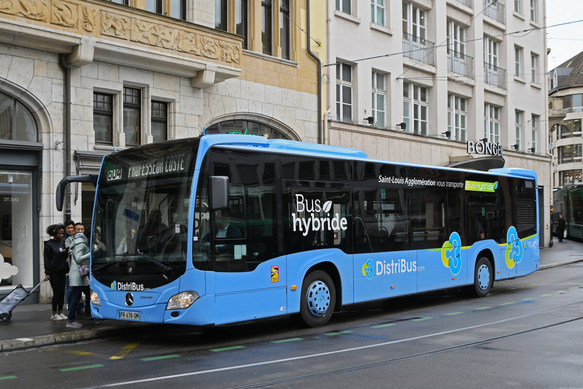 Mercedes Citaro Hybrid von Distribus, auf der Linie 604, wartet am 11.05.2026 an der Endstation an der Schiffl�nde. Aufnahme Basel.