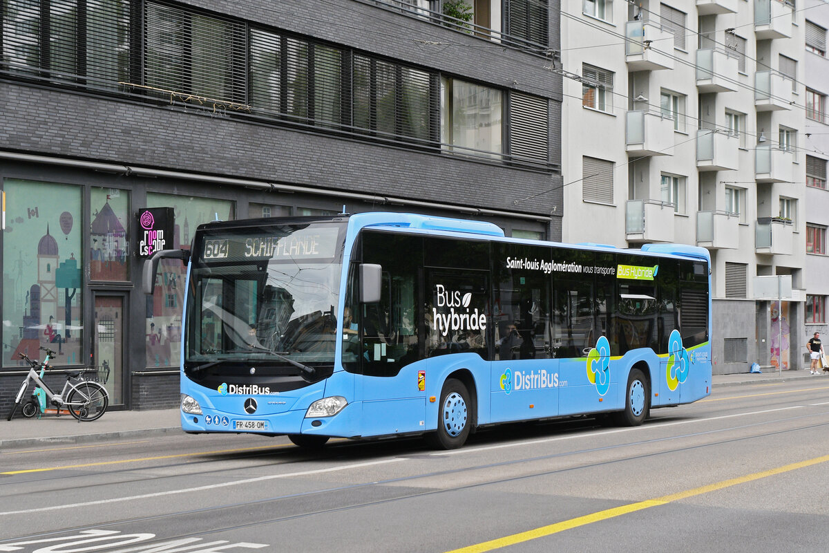 Mercedes Citaro Hybrid von Distribus, auf der Linie 604, f�hrt am 04.05.2026 zur Haltestelle Voltaplatz. Aufnahme Basel.