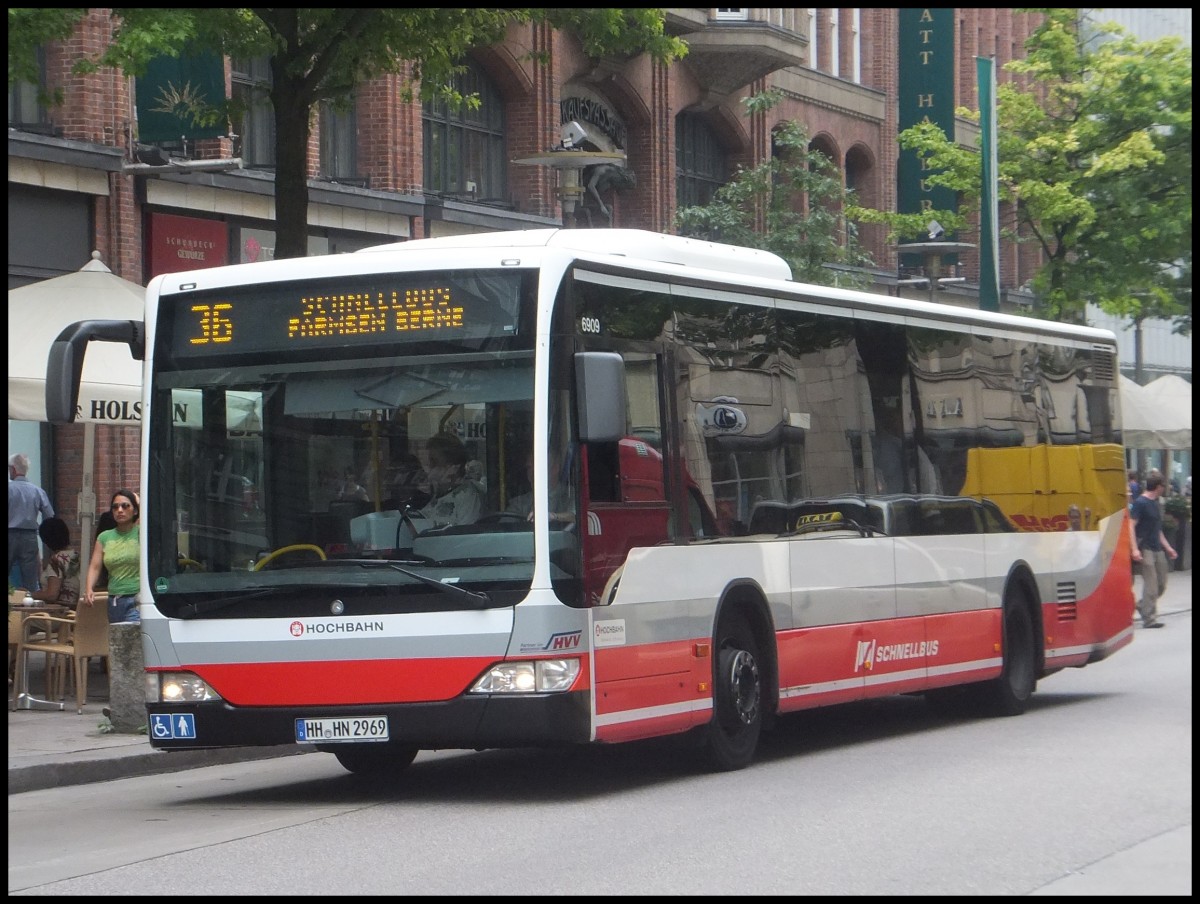 Mercedes Citaro II der Hamburger Hochbahn AG in Hamburg am 25.07.2013