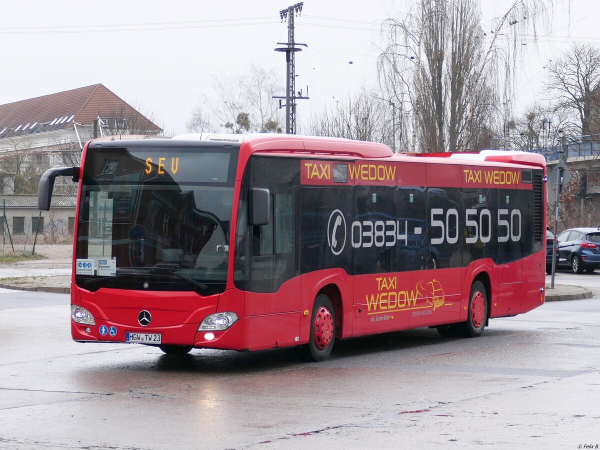 Mercedes Citaro III von Taxi Wedow aus Deutschland in Neubrandenburg am 06.04.2022