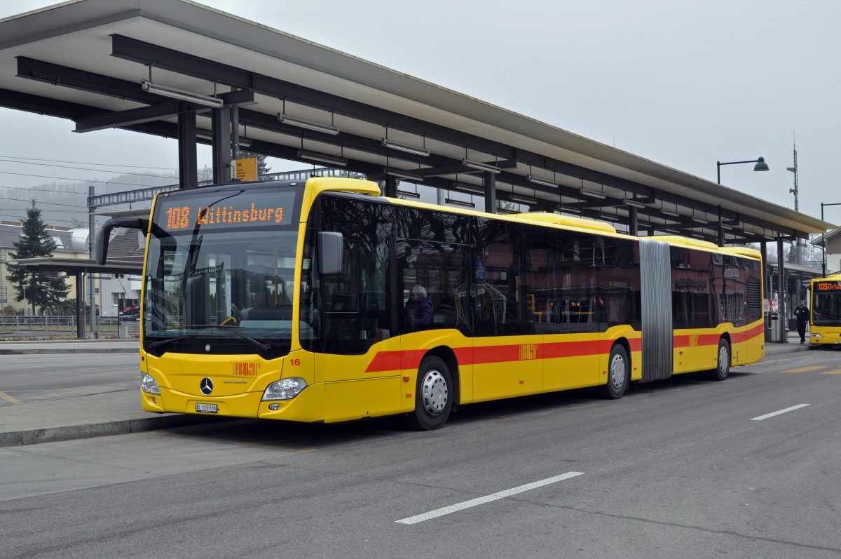 Mercedes Citaro mit der Betriebsnummer 16 auf der Linie 108 wartet an der Endstation beim Bahnhof Sissach. Die Aufnahme stammt vom 17.02.2015.
