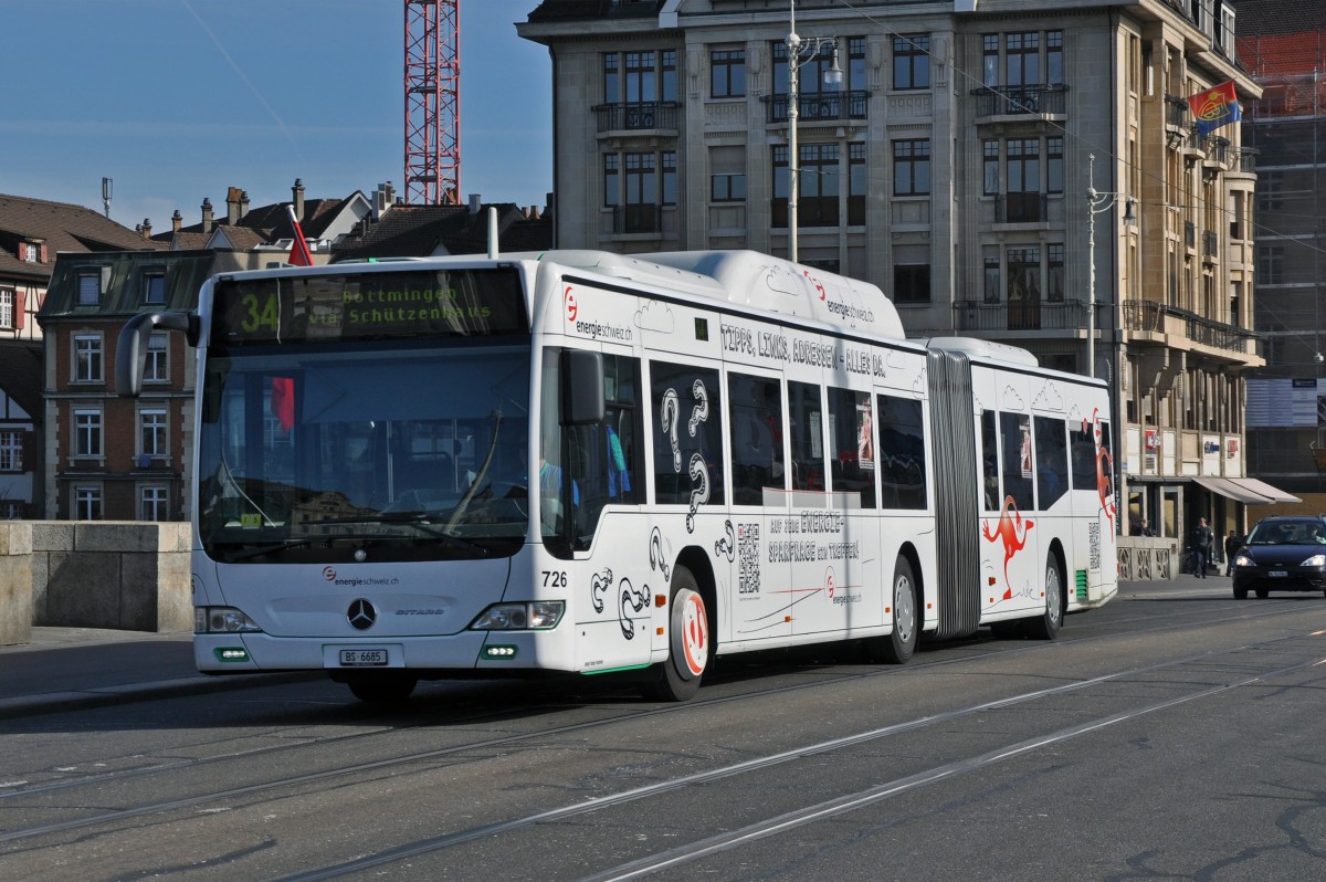 Mercedes Citaro mit der Betriebsnummer 726 auf der Linie 34 auf der Mittleren Rheinbrücke. Die Aufnahme stammt vom 13.03.2014.