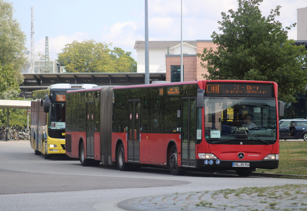 Mercedes Citaro O 530 stand am 14.07.2023 als SEV für RE 1 zwischen Rostock Hbf und Schwaan in Höhe Rostock Hbf/Süd.