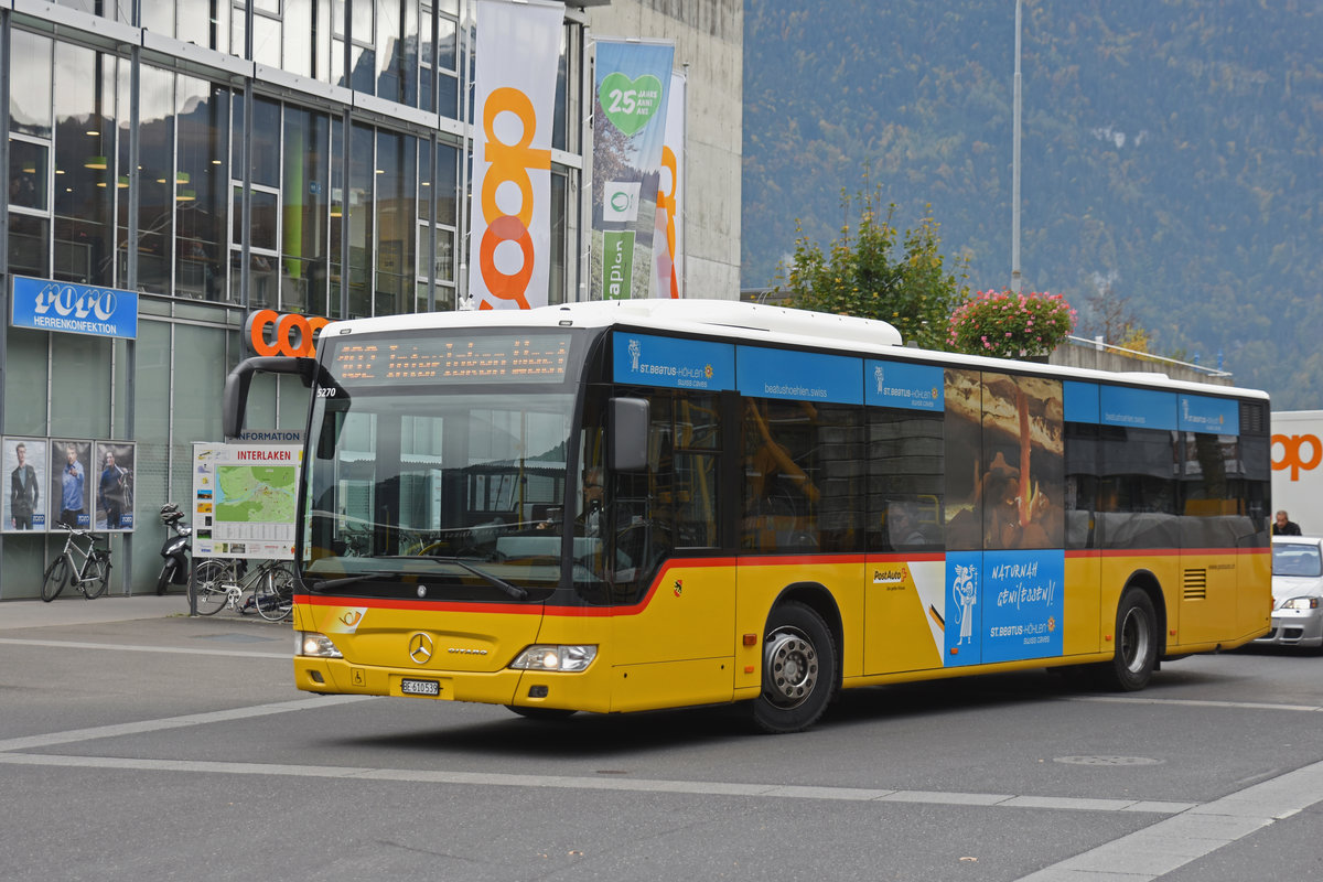 Mercedes Citaro der Post, auf der Linie 102, fährt zur Haltestelle beim Bahnhof Interlaken Ost. Die Aufnahme stammt vom 11.10.2018.