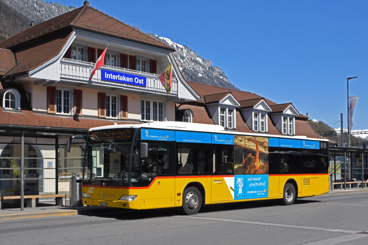 Mercedes Citaro der Post, auf der Linie 102, wartet an der Endstation beim Bahnhof Interlaken Ost. Die Aufnahme stammt vom 08.04.2021.