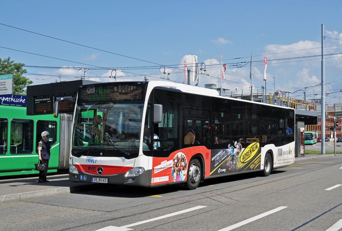 Mercedes Citaro von RVL auf der Linie 55 bedient die Haltestelle am Badischen Bahnhof. Die Aufnahme stammt vom 27.06.2015.