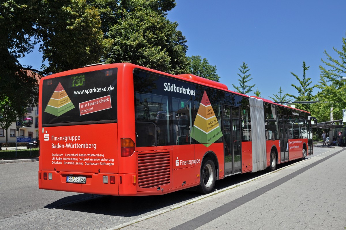 Mercedes Citaro von Südbadenbus auf der Linie 7304 beim Bahnhof Lörrach. Die Aufnahme stammt vom 01.07.2015.