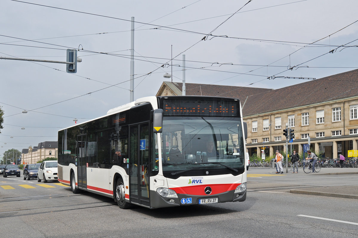 Mercedes Citaro von SWEG, auf der Linie 55 verlässt die Haltestelle am Badischen Bahnhof Richtung Endstation am Claraplatz. Die Aufnahme stammt vom 20.09.2016.