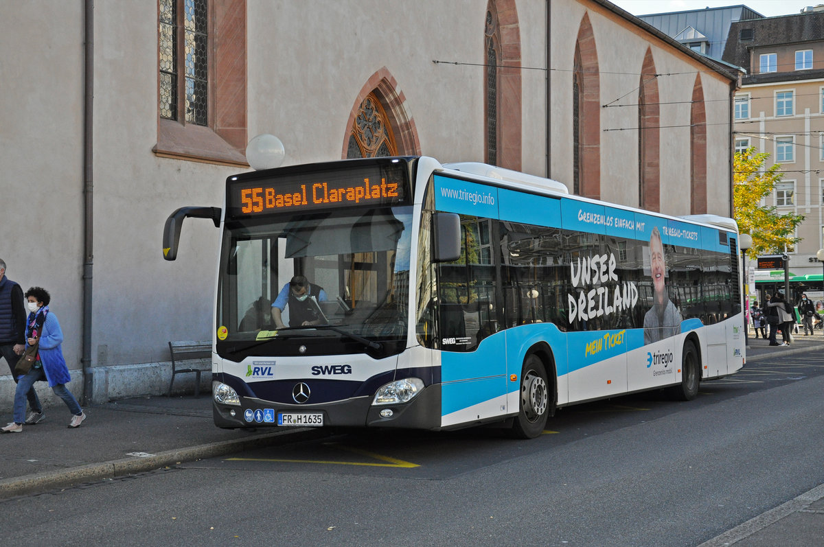 Mercedes Citaro von SWEG, auf der Linie 55, wartet an der Endstation am Claraplatz. Die Aufnahme stammt vom 31.10.2020.
