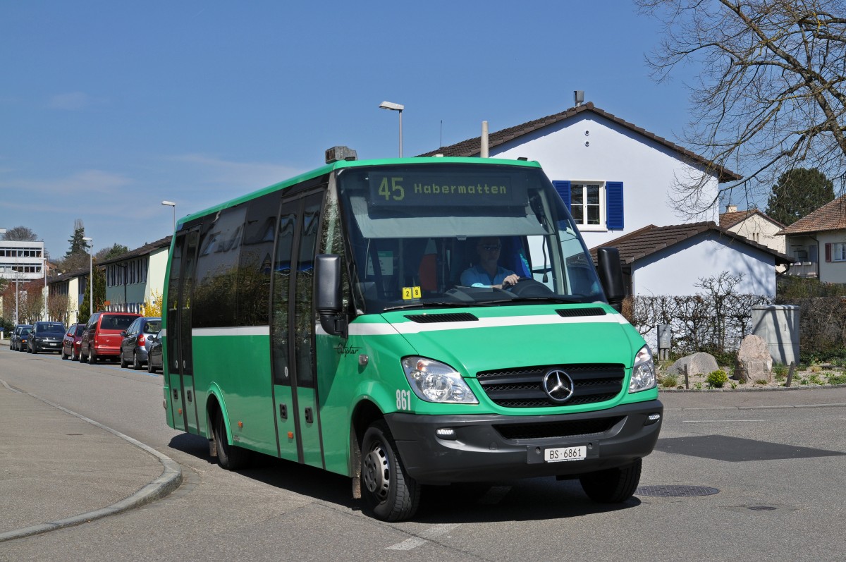 Mercedes City Star mit der Betriebsnummer 861 fährt zur Haltestelle Blutrainweg. Die Aufnahme stammt vom 07.04.2015.