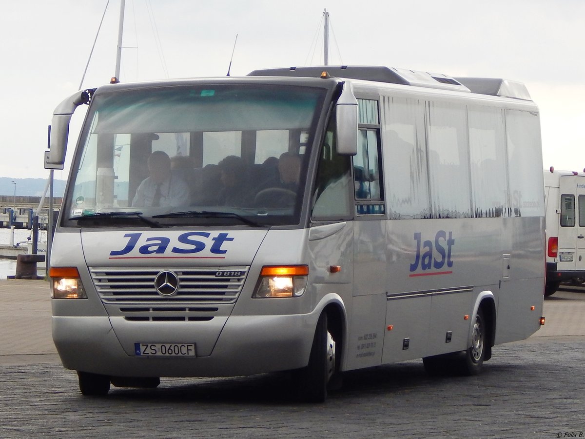 Mercedes Destino von Jast aus Polen im Stadthafen Sassnitz am 22.09.2015