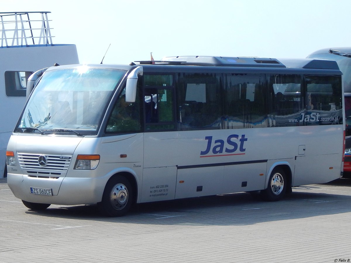 Mercedes Destino von Jast aus Polen im Stadthafen Sassnitz am 02.06.2018
