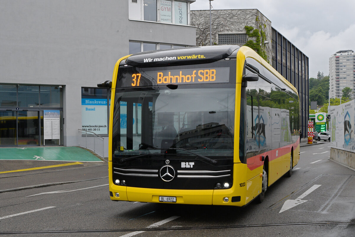 Mercedes eCitaro 1033, auf der Linie 37, f�hrt am 18.05.2026 zur Haltestelle Dreispitz. Aufnahme Basel.