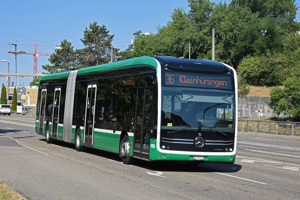 Mercedes eCitaro 7125, auf der Linie 36, f�hrt am 22.06.2026 zur Haltestelle St. Jakob. Aufnahme Basel.