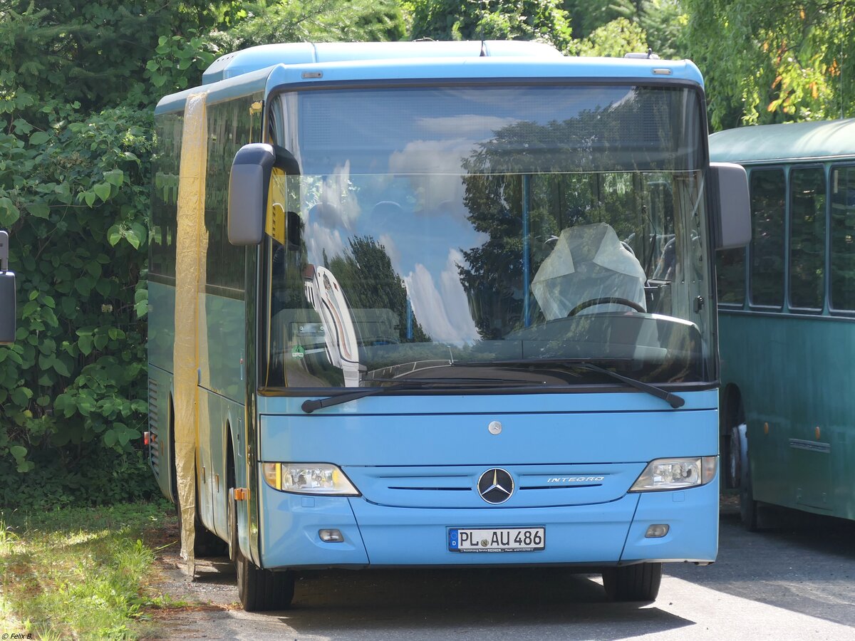 Mercedes Integro vom Plauener Omnibusbetrieb (POB) in G�strow am 11.08.2024