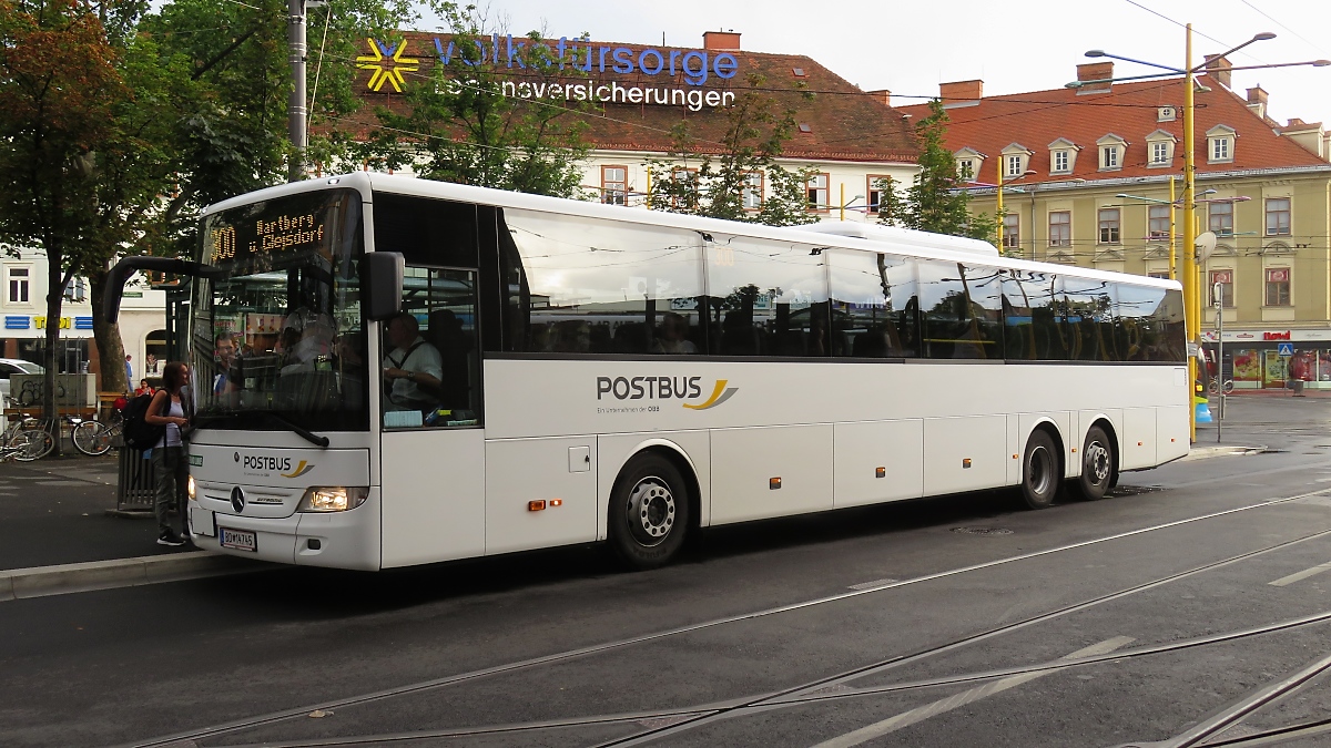 Mercedes INTEGRO Postbus in Graz am Jakominiplatz - 16.6.19