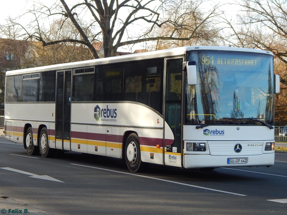 Mercedes Integro von Regionalbus Rostock in Güstrow am 24.11.2016