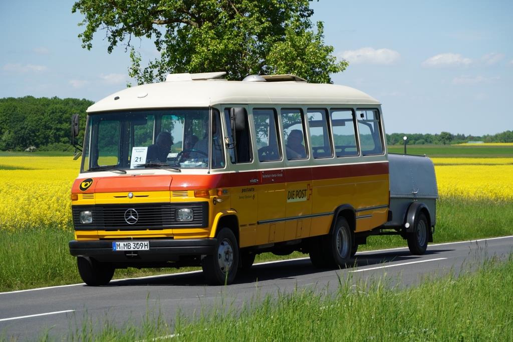 Mercedes O 309 Bj. 1985 ehem.  PostAuto , Mai 2022 beim 8. Oldtimerbustreffen in Bad Mergentheim