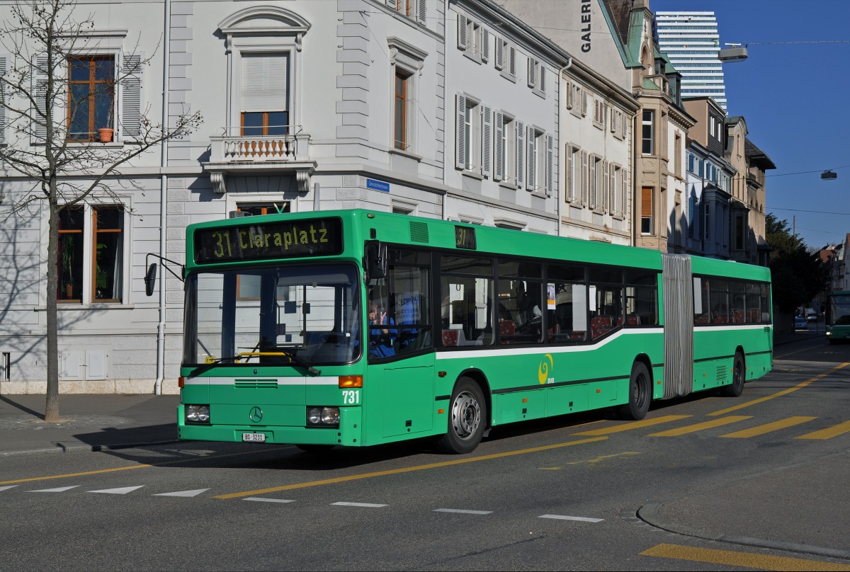 Mercedes O 405 731 auf der Linie 31 fährt zur Haltestelle am Wettsteinplatz. Die Aufnahme stammt vom 12.03.2015.