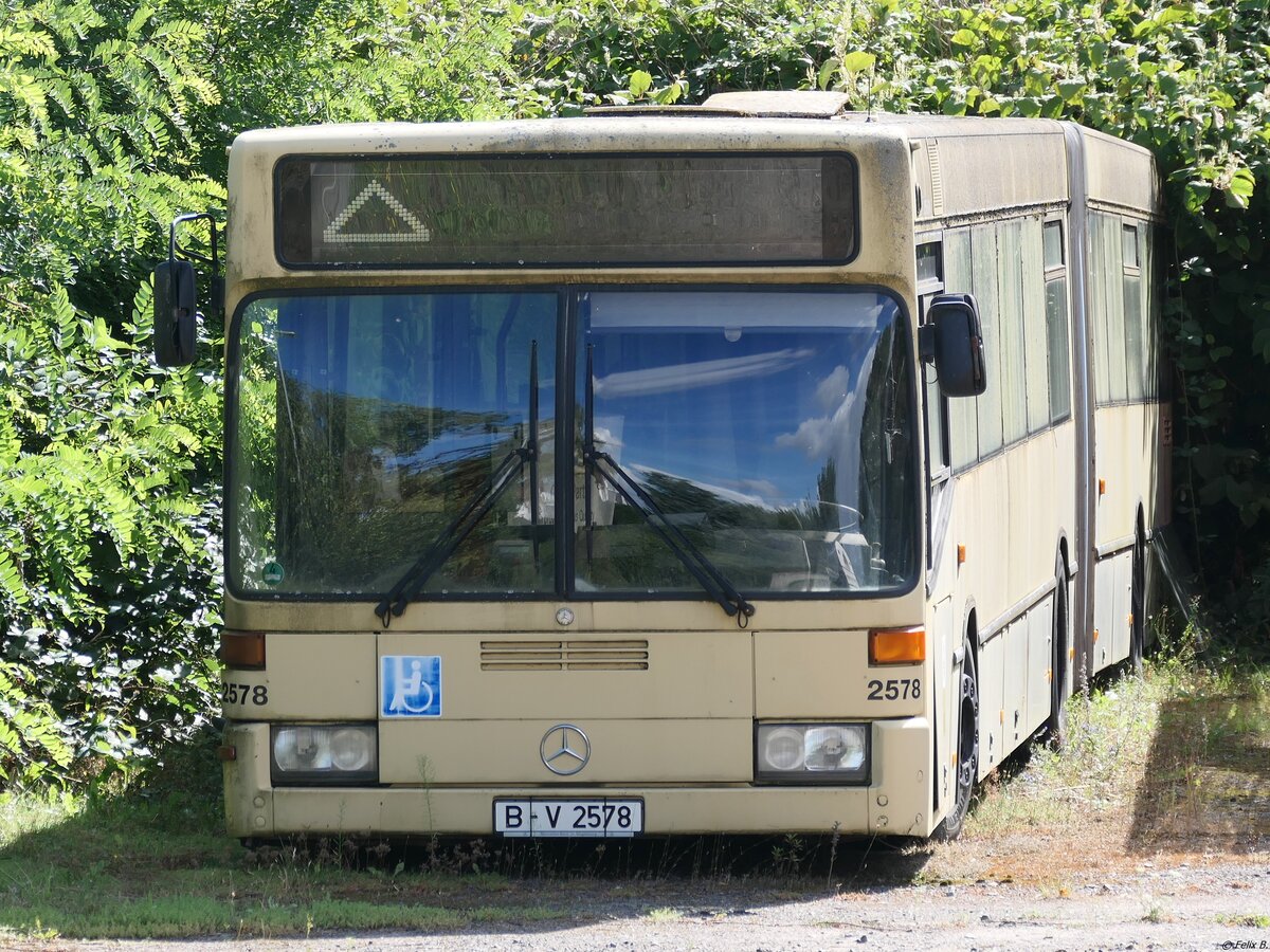 Mercedes O 405 (ex Traditionsbus GmbH Berlin, exex BVG) in G�strow am 11.08.2024