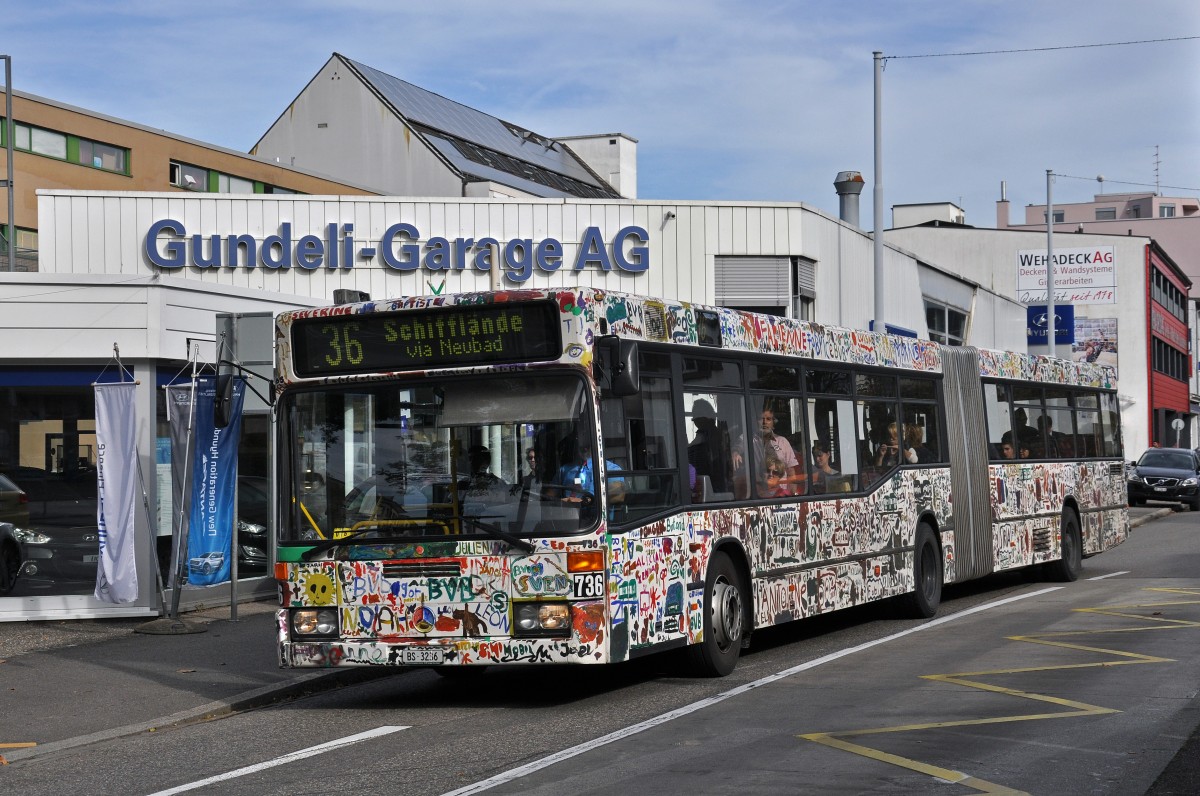Mercedes O 405  Moolbus  auf der Linie 36 fährt zur Haltestelle Leimgrubenweg. Die Aufnahme stammt vom 14.10.2014.