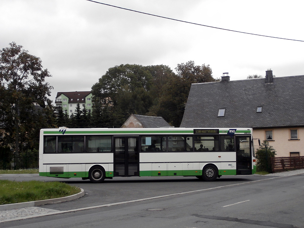 Mercedes O407 #11-8374 auf der Linie 238 in Geleneau. (16.9.2013)