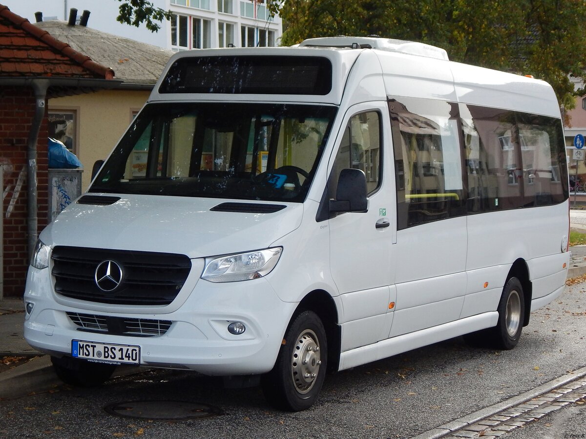 Mercedes Sprinter von Becker-Strelitz Reisen aus Deutschland in Güstrow am 05.10.2019