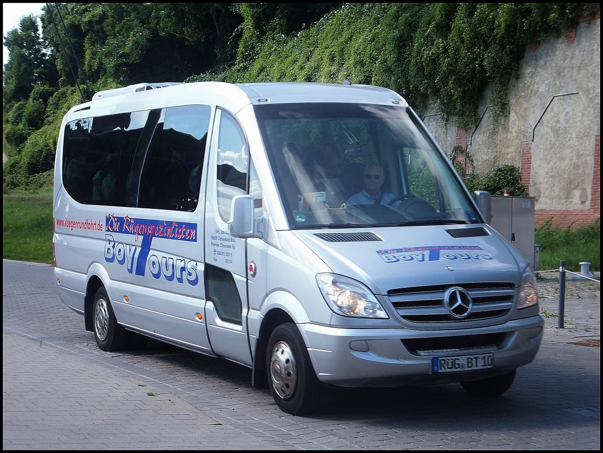 Mercedes Sprinter von BoyTours aus Deutschland im Stadthafen Sassnitz am 23.08.2014
