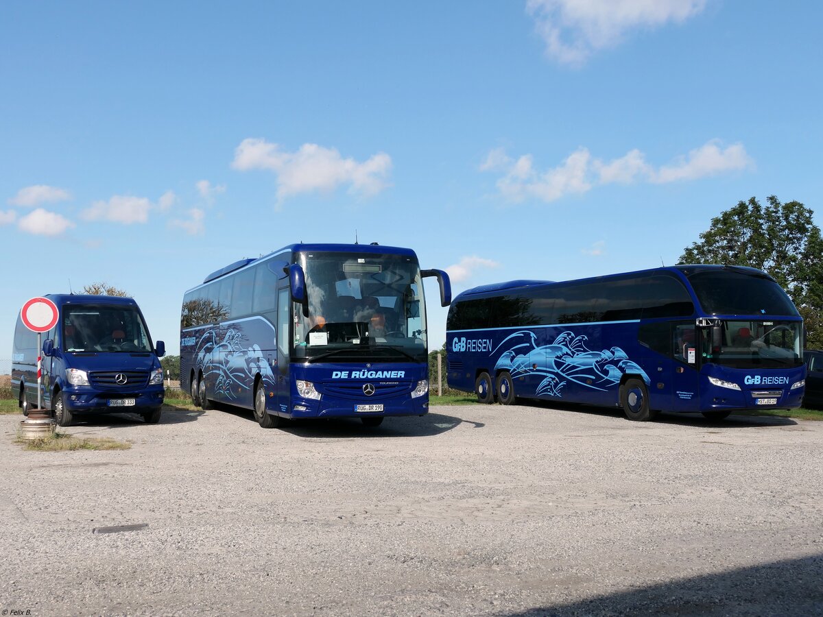 Mercedes Sprinter und Mercedes Tourismo von De Rüganer und Neoplan Cityliner von GFB-Reisen aus Deutschland in Bergen am 19.09.2020