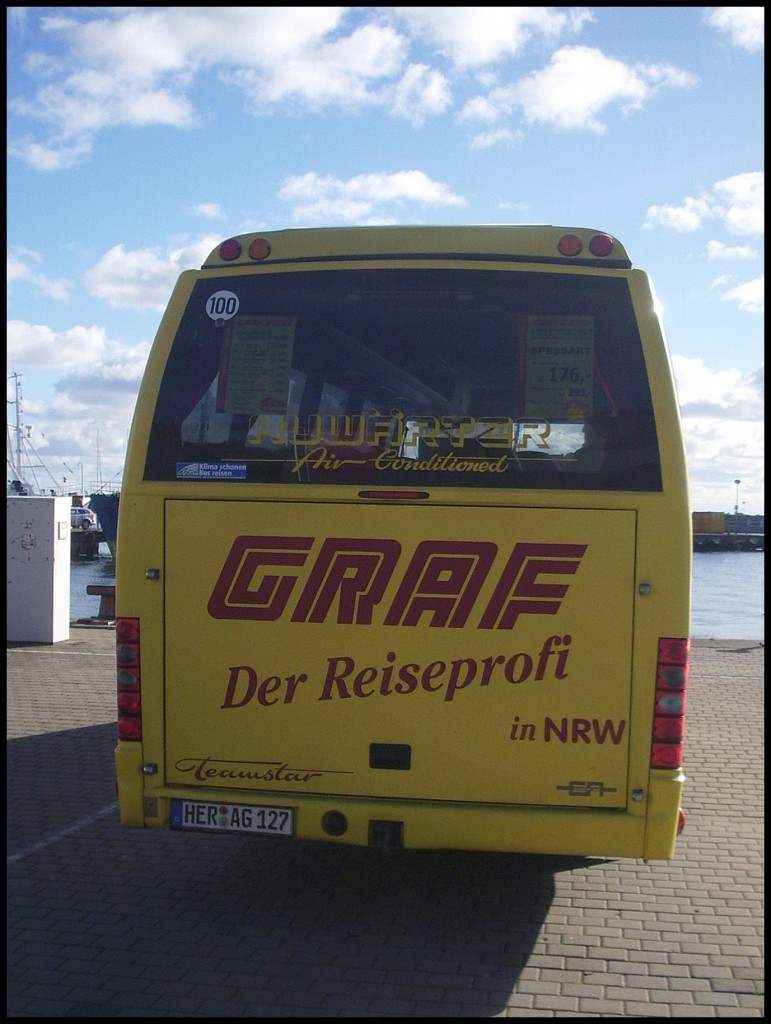 Mercedes Teamstar von Graf's Reisen aus Deutschland im Stadthafen Sassnitz am 28.10.2012