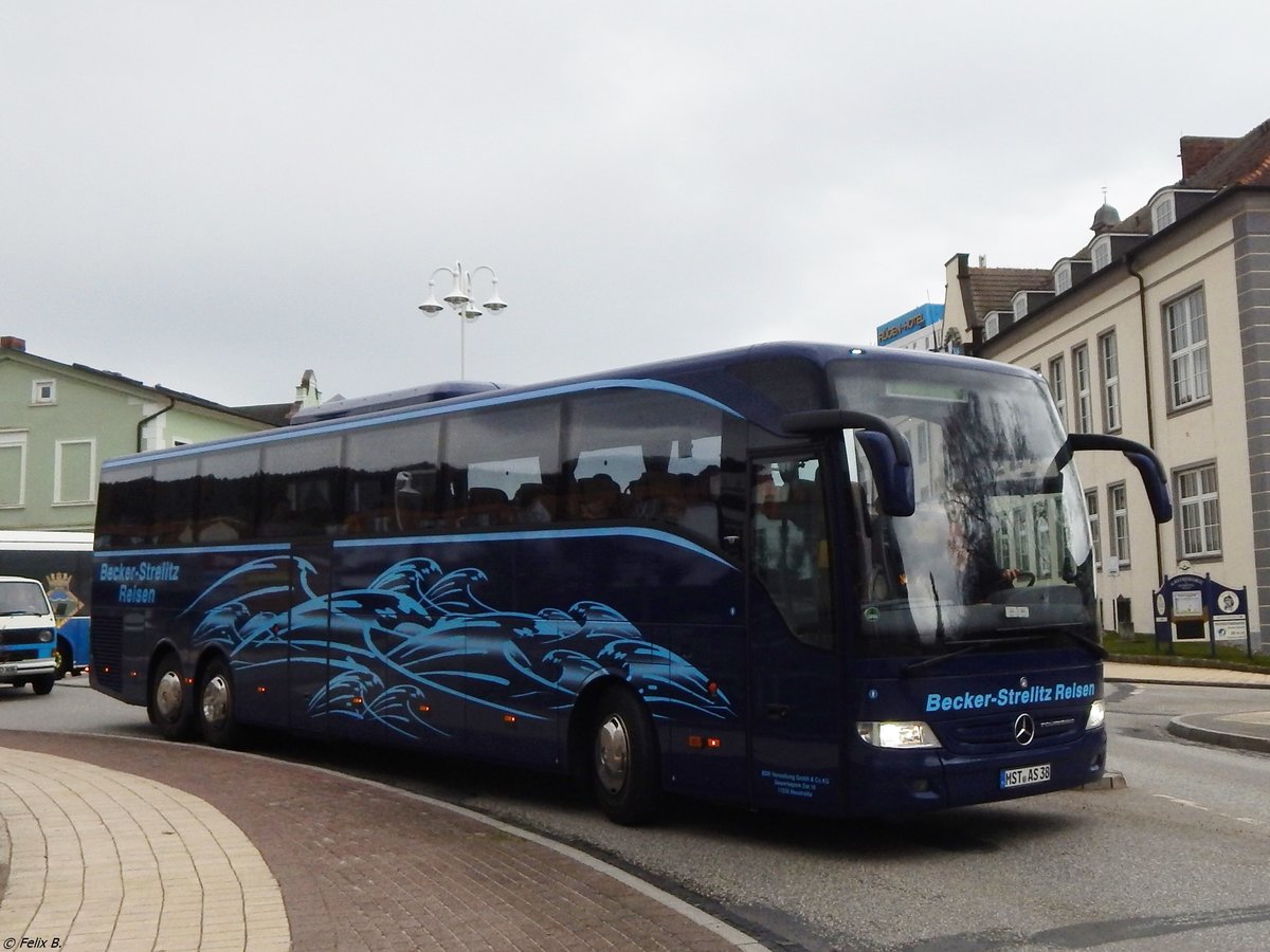 Mercedes Tourismo von Becker-Strelitz Reisen aus Deutschland in Sassnitz am 29.03.2015