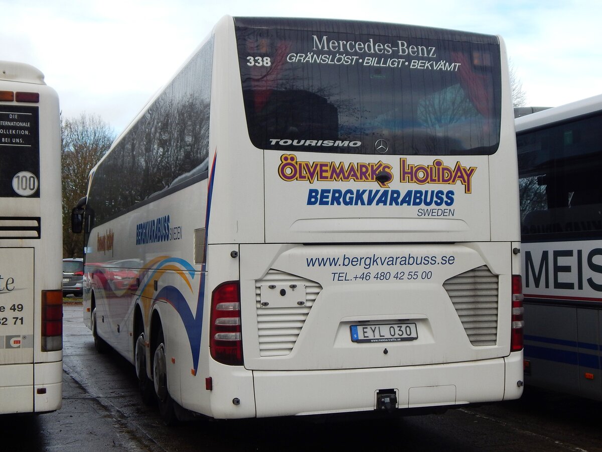Mercedes Tourismo von Bergkvarabuss aus Schweden in Neubrandenburg am 07.12.2022
