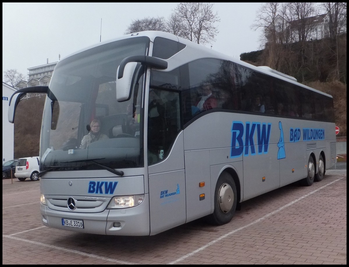 Mercedes Tourismo von BKW Bad Wildungen aus Deutschland im Stadthafen Sassnitz am 12.04.2013