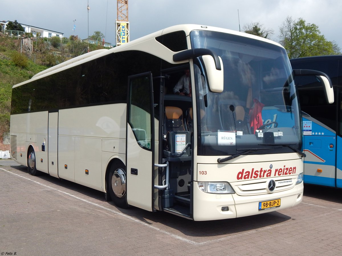 Mercedes Tourismo von Dalstra Reizen aus den Niederlanden im Stadthafen Sassnitz am 03.05.2018