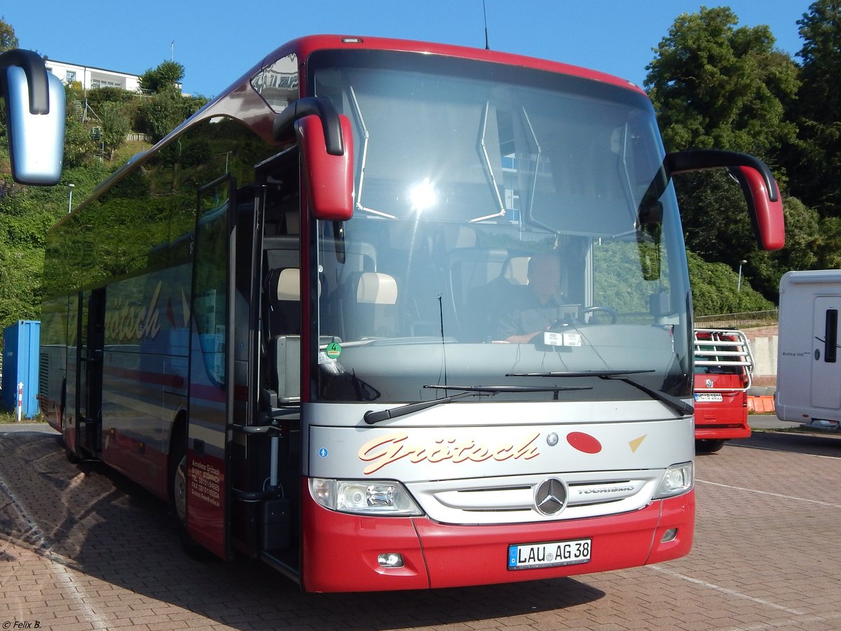 Mercedes Tourismo von Grötsch aus Deutschland im Stadthafen Sassnitz am 16.09.2017