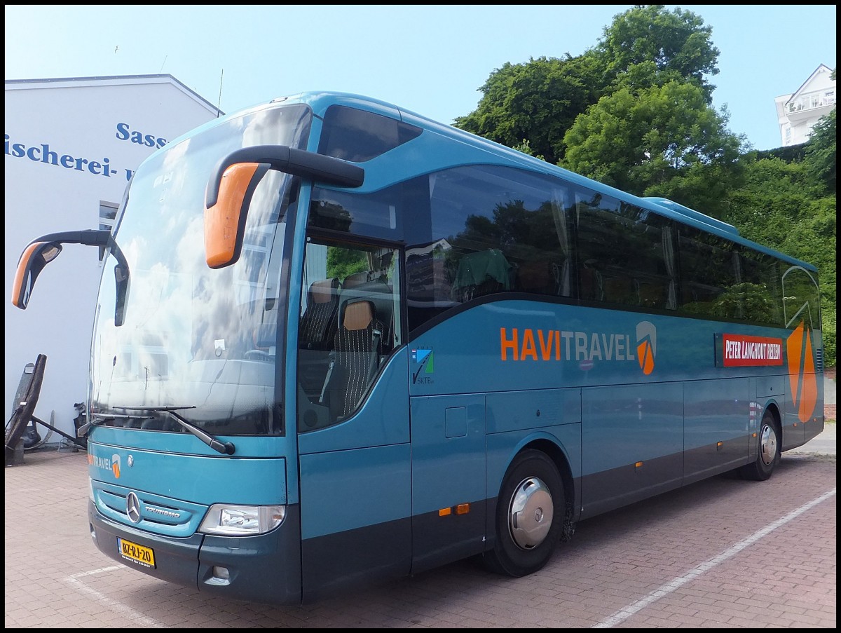 Mercedes Tourismo von HaviTravel aus den Niederlanden im Stadthafen Sassnitz am 17.06.2013