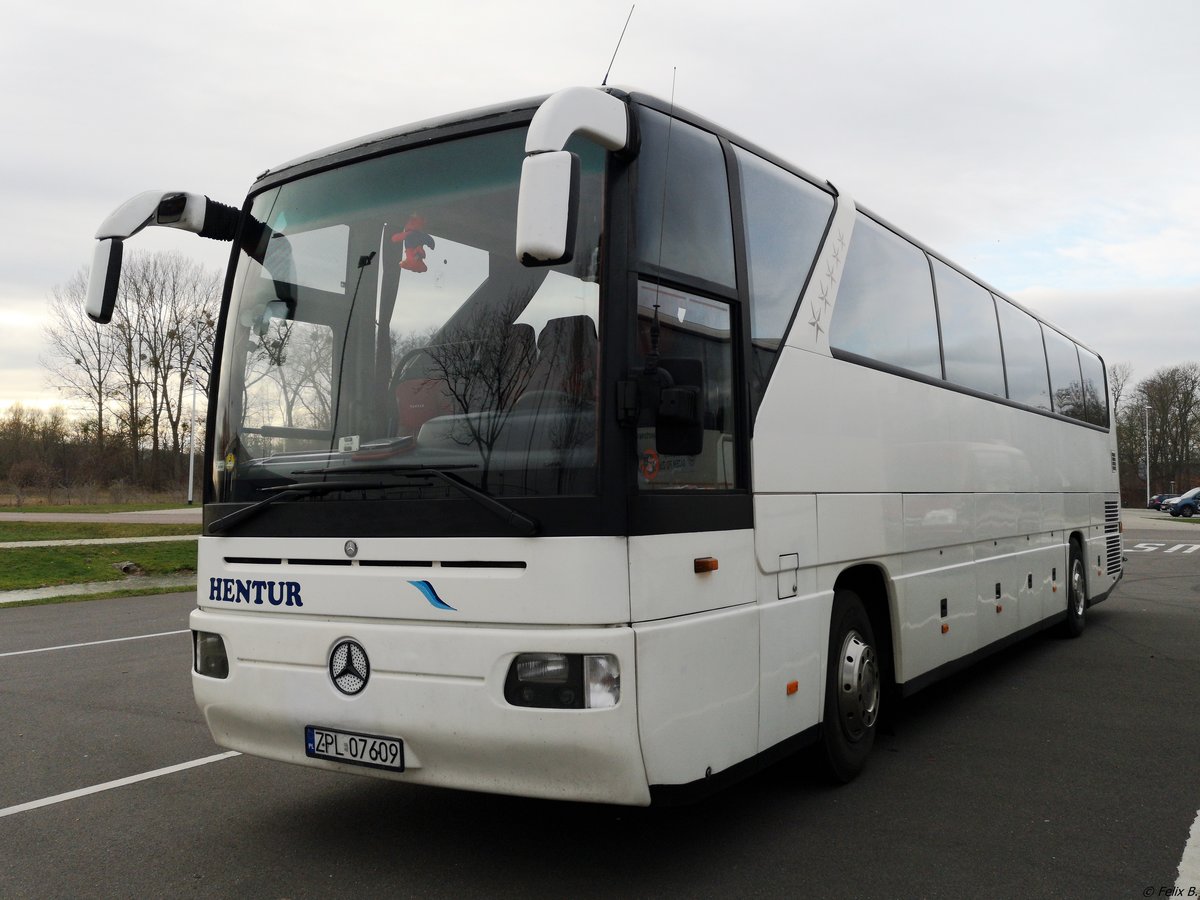 Mercedes Tourismo von Hentur aus Polen in Neubrandenburg am 15.12.2018