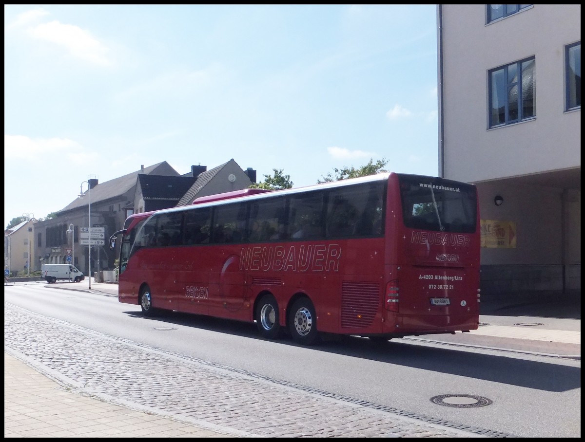 Mercedes Tourismo von Neubauer aus sterreich im Stadthafen Sassnitz am 09.06.2013