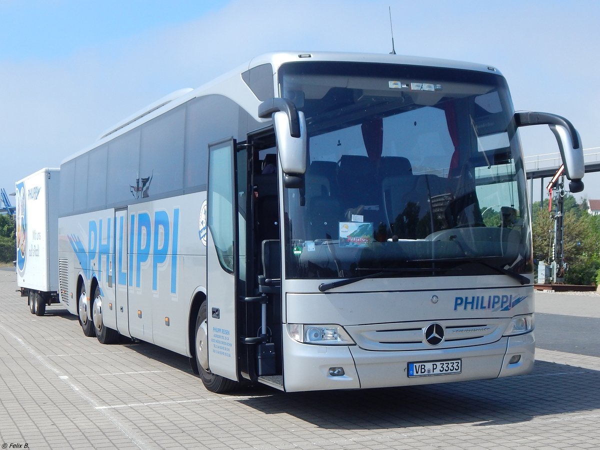 Mercedes Tourismo von Philippi aus Deutschland mit Anhänger im Stadthafen Sassnitz am 03.06.2018