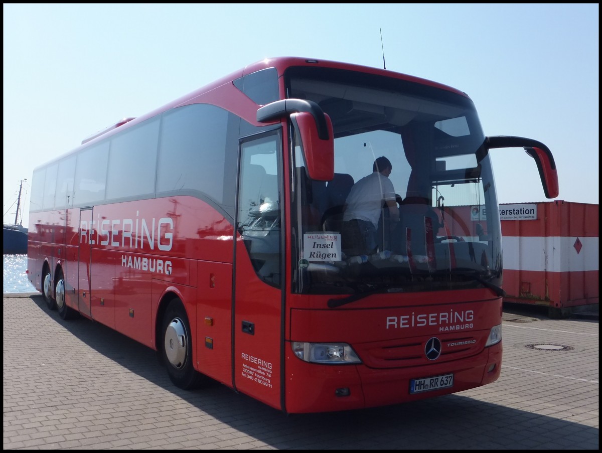 Mercedes Tourismo vom Reisering Hamburg aus Deutschland im Stadthafen Sassnitz am 20.04.2014