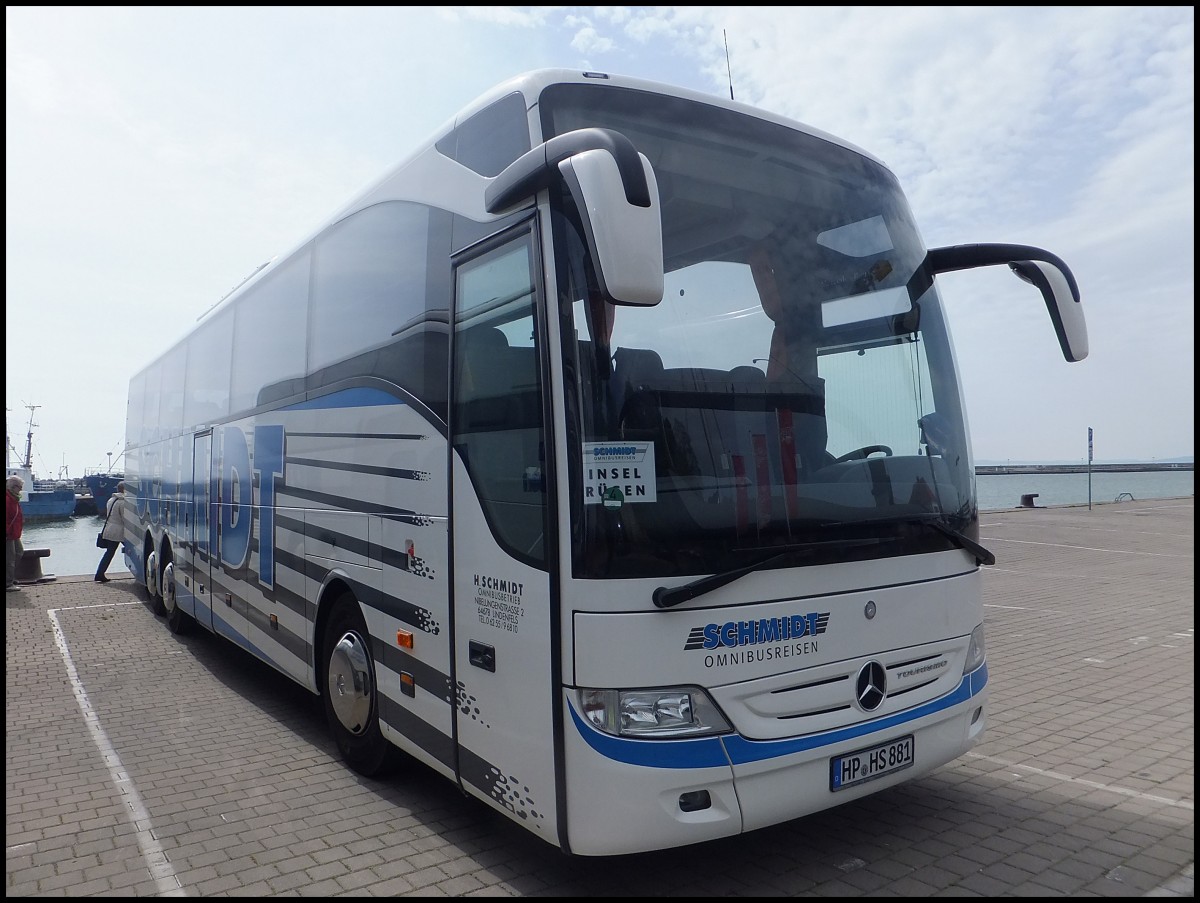 Mercedes Tourismo von Schmidt aus Deutschland im Stadthafen Sassnitz am 01.06.2013