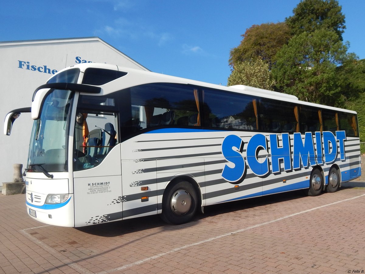 Mercedes Tourismo von Schmidt aus Deutschland im Stadthafen Sassnitz am 10.10.2014