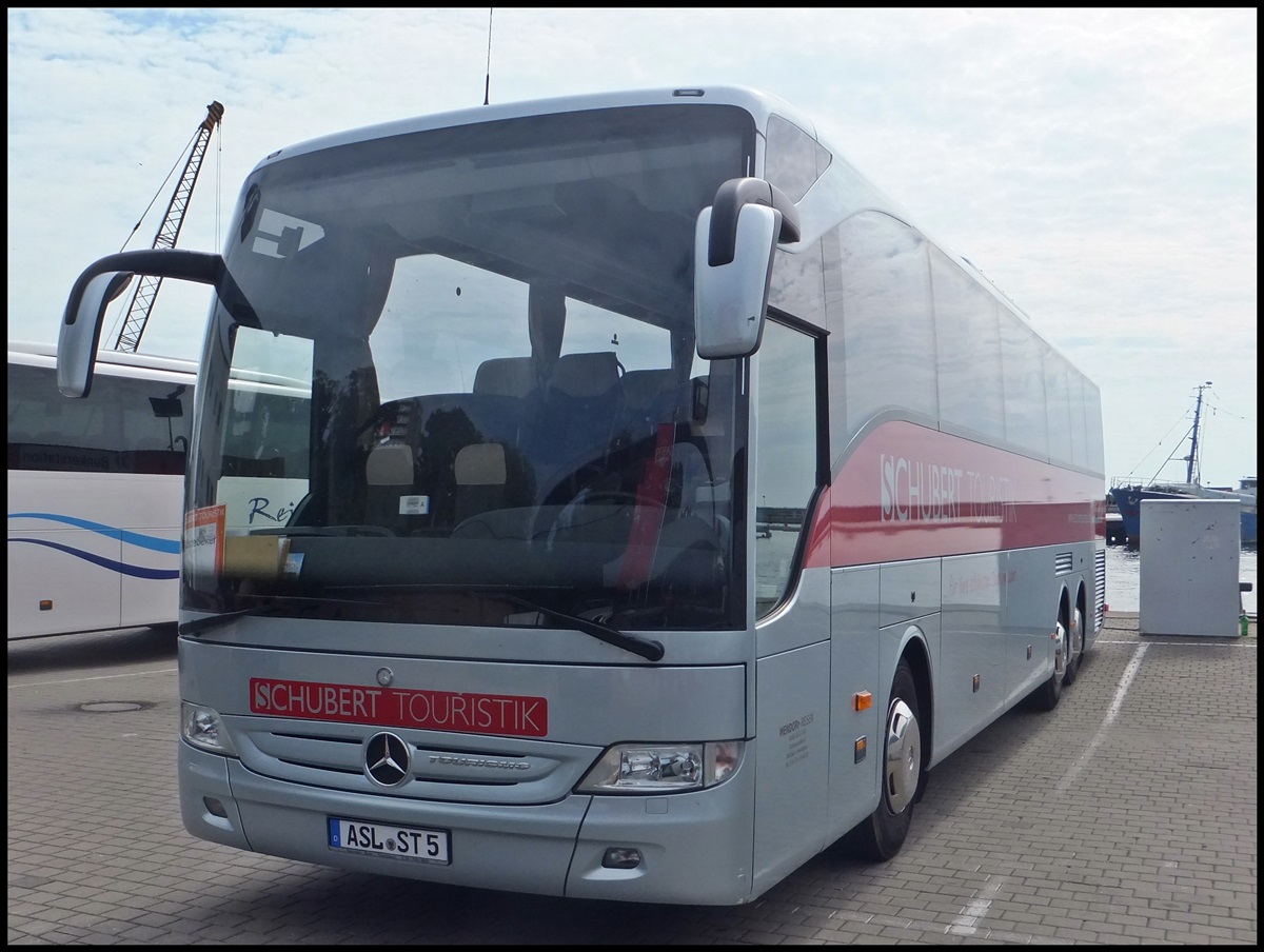 Mercedes Tourismo von Schubert Touristik aus Deutschland im Stadthafen Sassnitz am 18.08.2013