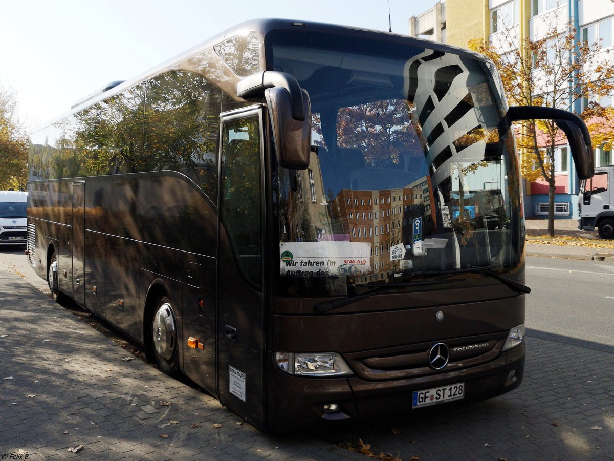 Mercedes Tourismo von Skan-Tours aus Deutschland in Neubrandenburg am 14.10.2018