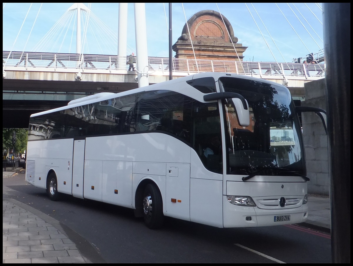 Mercedes Tourismo von Talisman Coachlines aus England in London am 26.09.2013